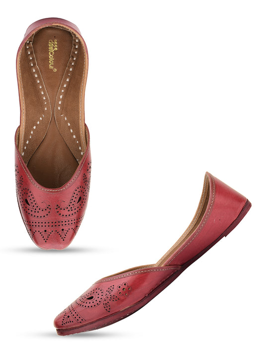 DESI COLOUR Women Red Embellished Ethnic Mojaris with Laser Cuts Flats