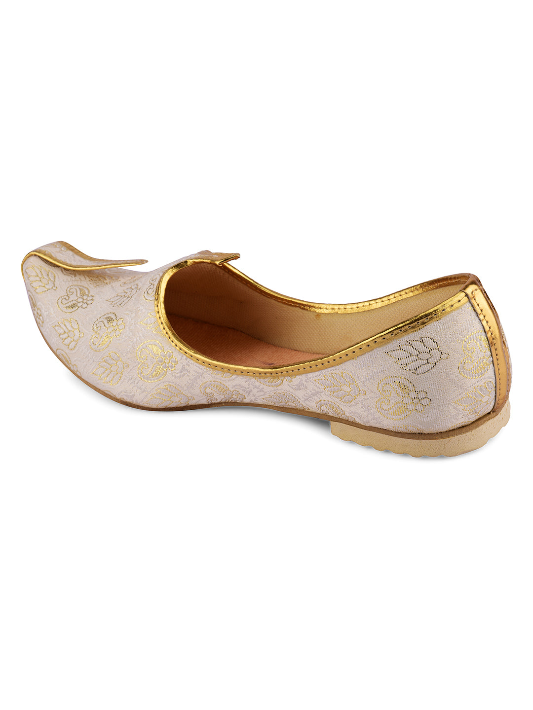 DESI COLOUR Men Off-White Mojaris