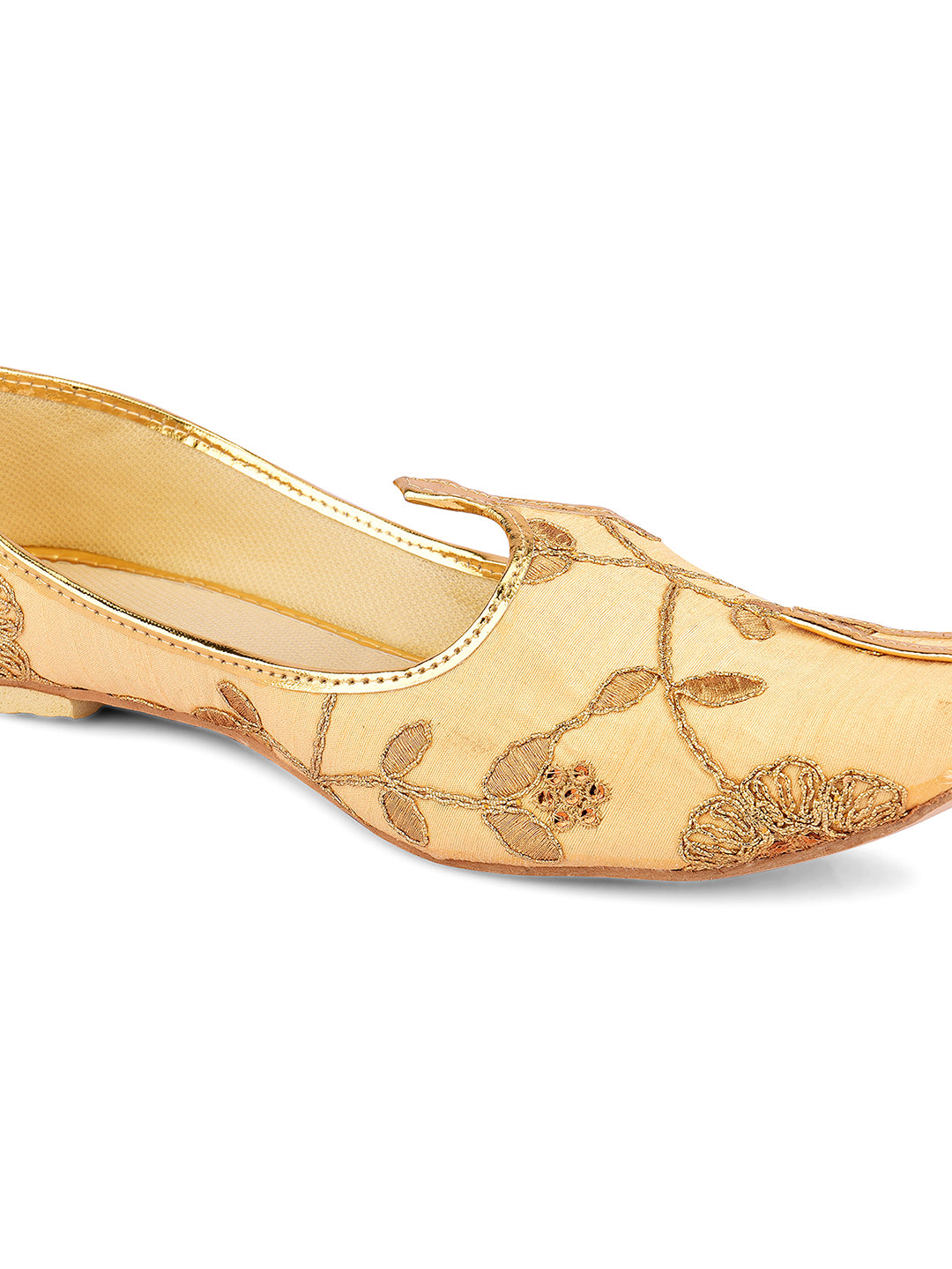 DESI COLOUR Men Gold-Toned Mojaris