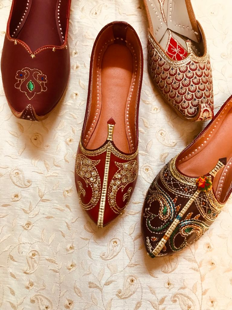Women Leather Casual Juttis