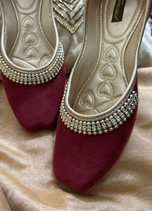Handcrafted juttis, heels, bellies, flats, and mules for weddings, festivals, and daily wear – DESI COLOUR