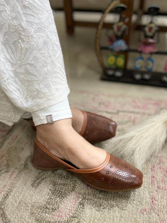 DESI COLOUR Women Brown Ethnic Punjabi Jutti