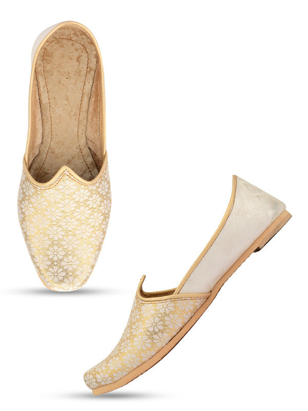 Handcrafted juttis, heels, bellies, flats, and mules for weddings, festivals, and daily wear – DESI COLOUR