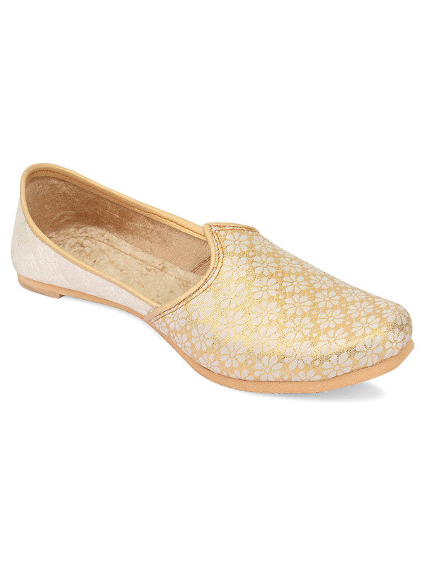 Handcrafted juttis, heels, bellies, flats, and mules for weddings, festivals, and daily wear – DESI COLOUR