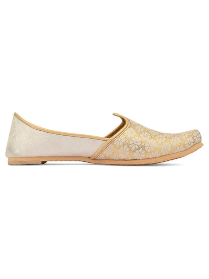 Handcrafted juttis, heels, bellies, flats, and mules for weddings, festivals, and daily wear – DESI COLOUR
