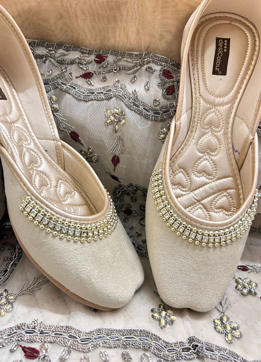 Handcrafted juttis, heels, bellies, flats, and mules for weddings, festivals, and daily wear – DESI COLOUR