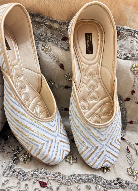Handcrafted juttis, heels, bellies, flats, and mules for weddings, festivals, and daily wear – DESI COLOUR