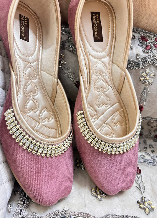 Handcrafted juttis, heels, bellies, flats, and mules for weddings, festivals, and daily wear – DESI COLOUR