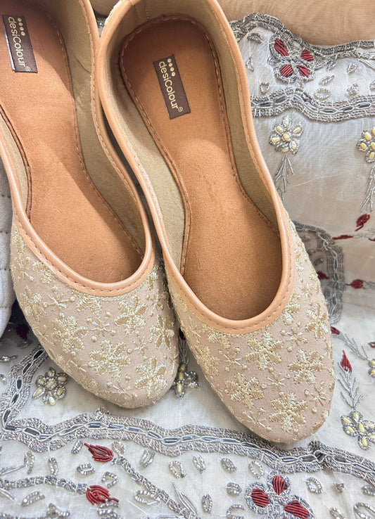 Handcrafted juttis, heels, bellies, flats, and mules for weddings, festivals, and daily wear – DESI COLOUR