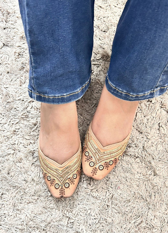 Handcrafted juttis, heels, bellies, flats, and mules for weddings, festivals, and daily wear – DESI COLOUR