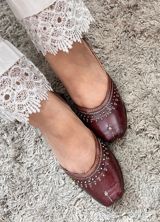 Handcrafted juttis, heels, bellies, flats, and mules for weddings, festivals, and daily wear – DESI COLOUR