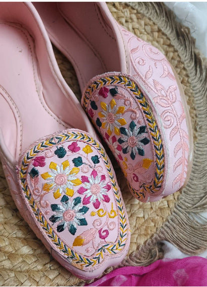 Handcrafted juttis, heels, bellies, flats, and mules for weddings, festivals, and daily wear – DESI COLOUR