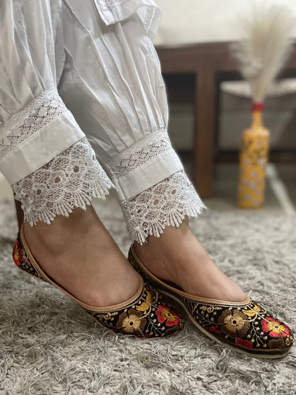 DESI COLOUR Women Black  Beige Ethnic Mojaris Flats