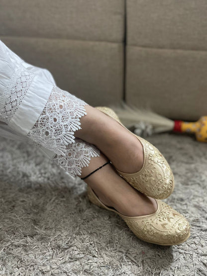 Women Gold-Toned Ethnic Mojaris Flats