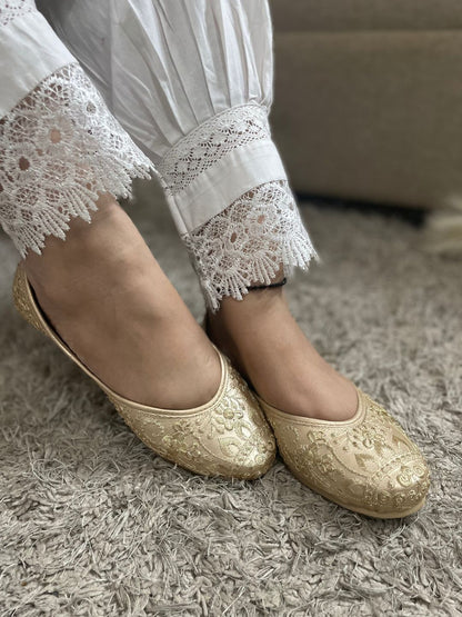 Women Gold-Toned Ethnic Mojaris Flats
