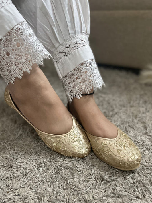 DESI COLOUR Women Gold-Toned Ethnic Mojaris Flats