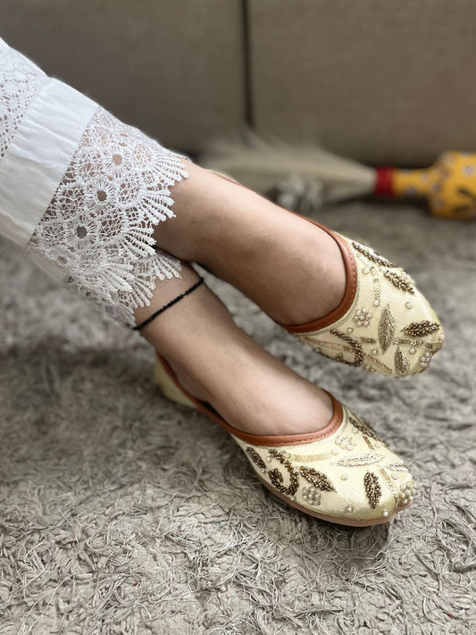 DESI COLOUR Women Gold-Toned  White Dabka Mojaris