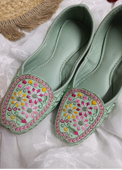 Handcrafted juttis, heels, bellies, flats, and mules for weddings, festivals, and daily wear – DESI COLOUR