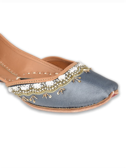 Silver Dabka Work & Premium Mojari for Women