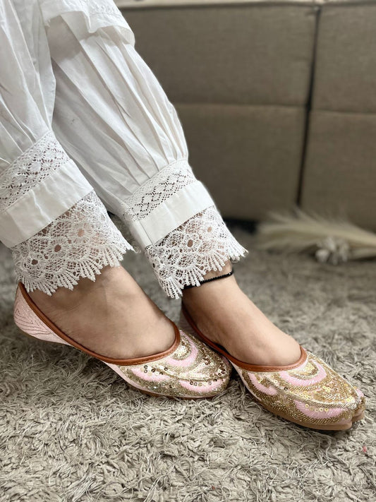 DESI COLOUR Women Pink Ethnic Punjabi Jutti