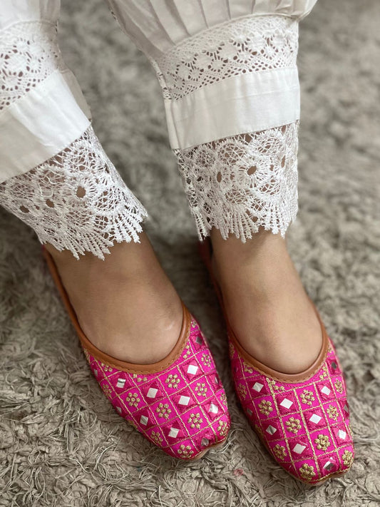DESI COLOUR Women Pink Ethnic Punjabi Jutti