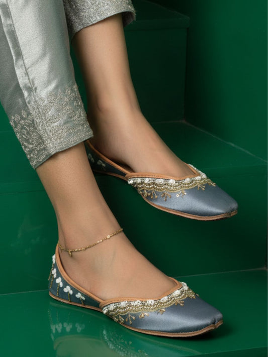 Silver Dabka Work & Premium Mojari for Women