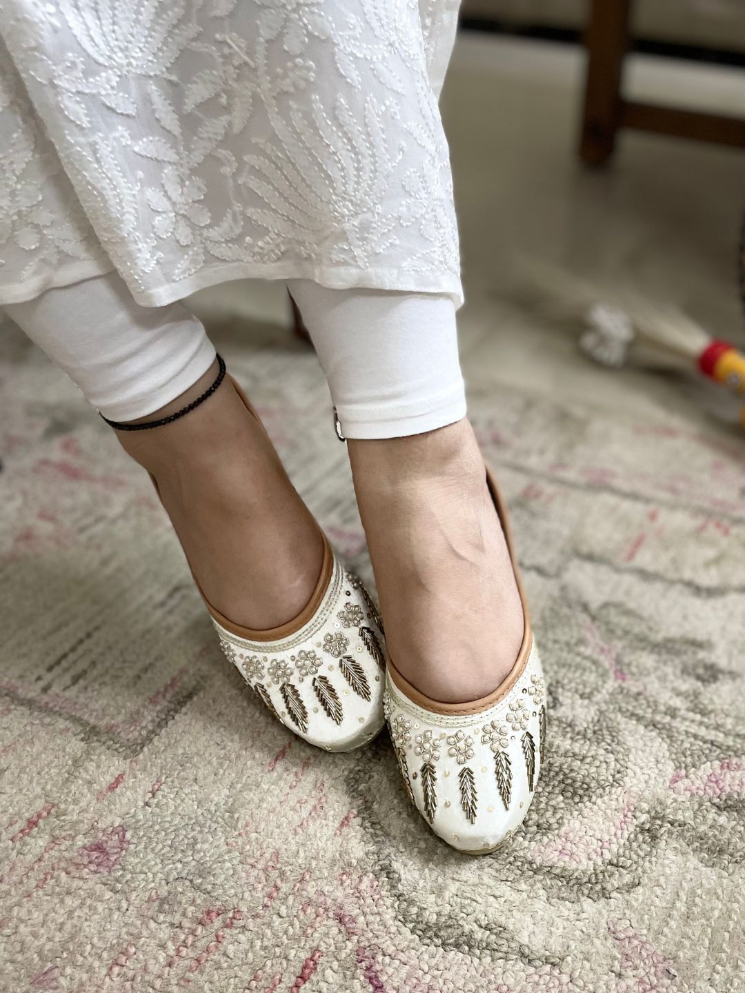DESI COLOUR Women Off White Ethnic Mojaris Flats