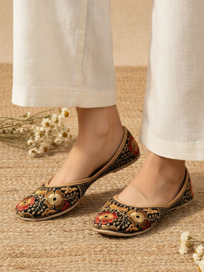 Women Black  Beige Ethnic Mojaris Flats