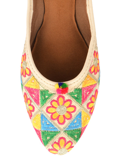 DESI COLOUR Women Off White Ethnic Punjabi Jutti