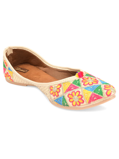 DESI COLOUR Women Off White Ethnic Punjabi Jutti