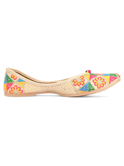 DESI COLOUR Women Off White Ethnic Punjabi Jutti