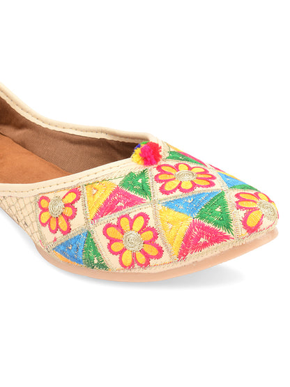 DESI COLOUR Women Off White Ethnic Punjabi Jutti