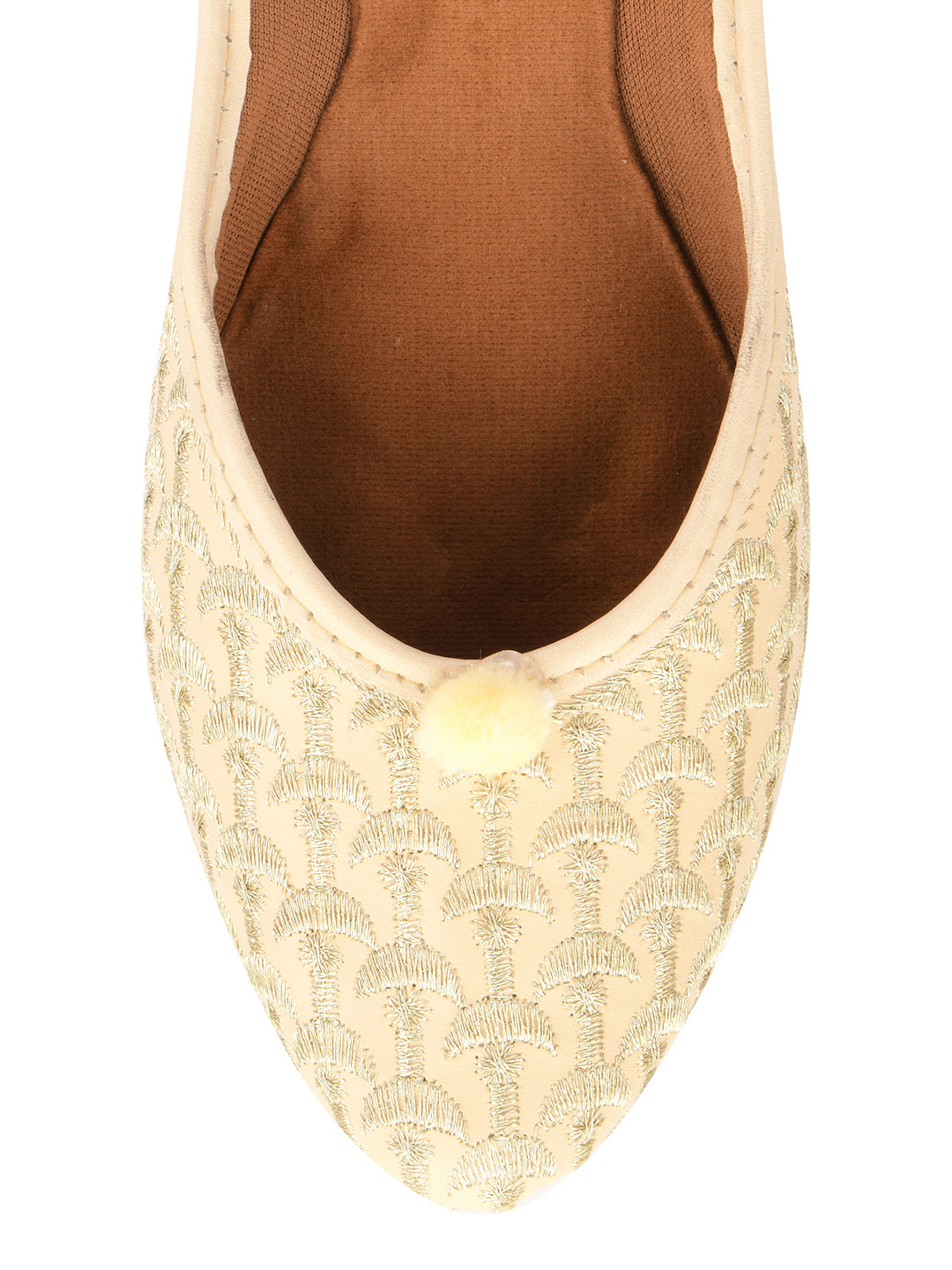 DESI COLOUR Women Off White Ethnic Punjabi Jutti