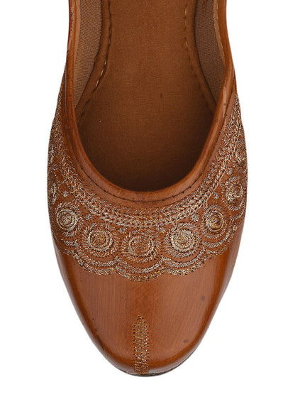 Handcrafted juttis, heels, bellies, flats, and mules for weddings, festivals, and daily wear – DESI COLOUR
