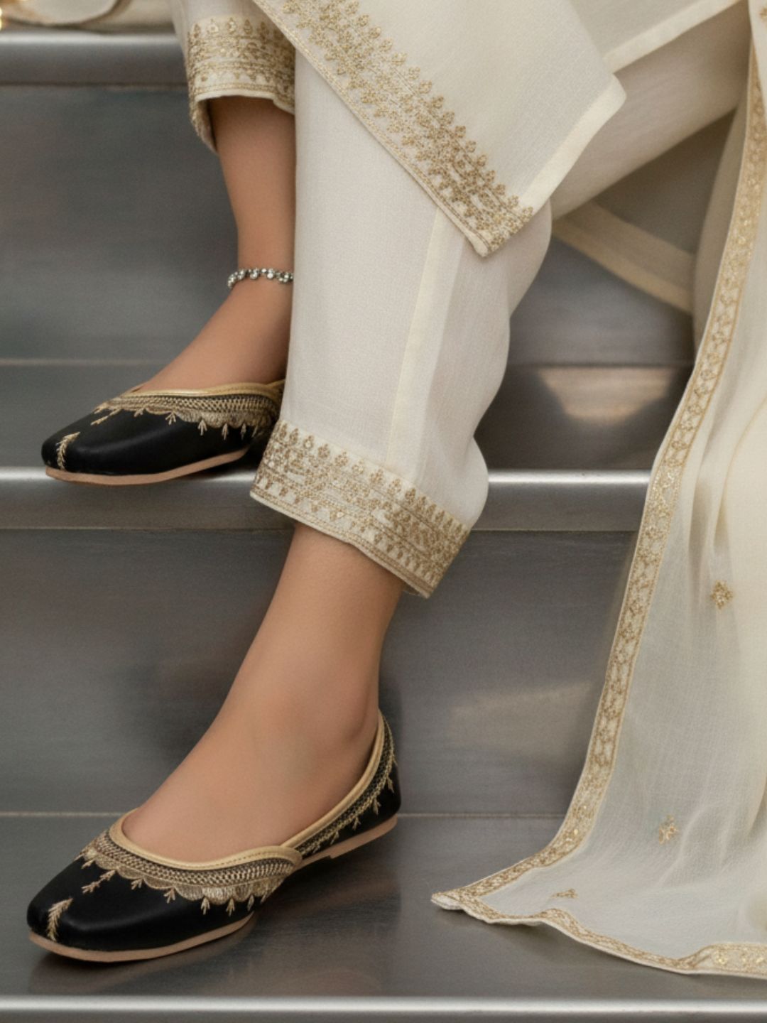 Black Tone Embroidered Ethnic Jutti for Women
