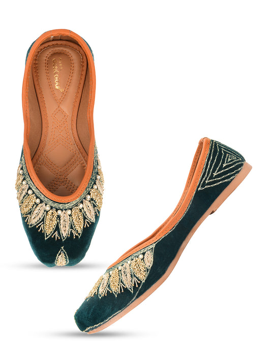 DESI COLOUR Women Green Ethnic Punjabi Jutti