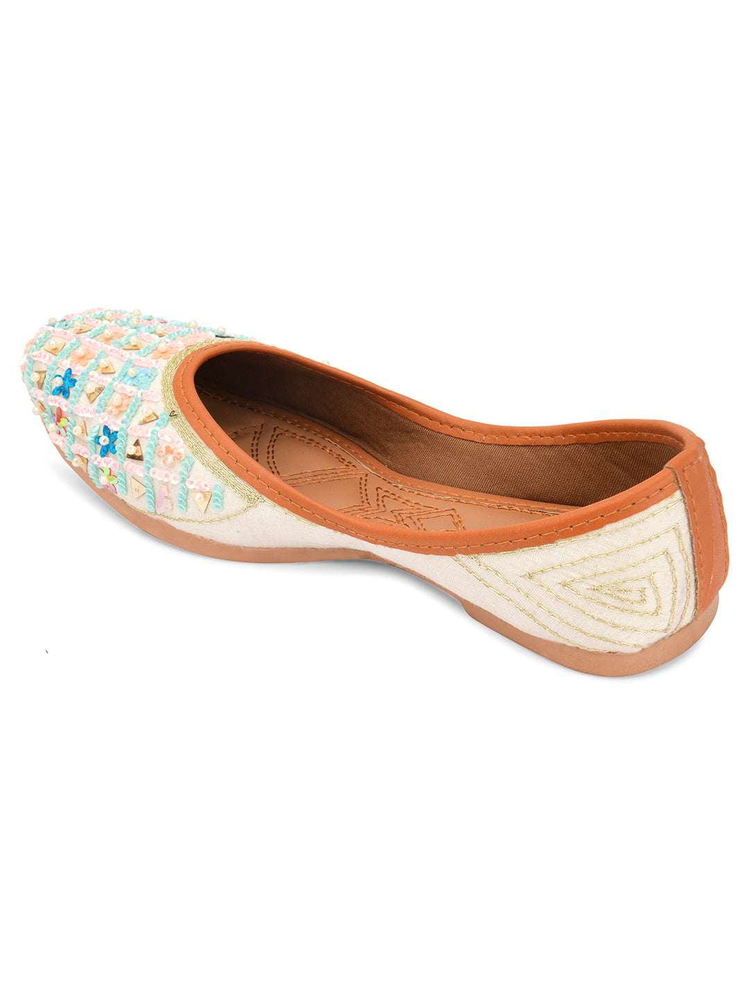 DESI COLOUR Women Off White Ethnic Punjabi Jutti