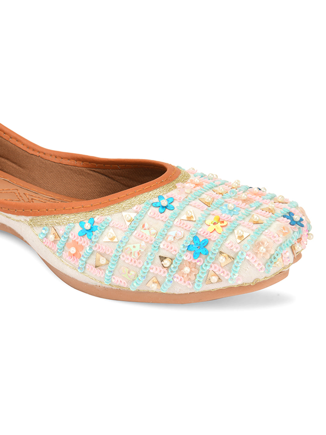 DESI COLOUR Women Off White Ethnic Punjabi Jutti