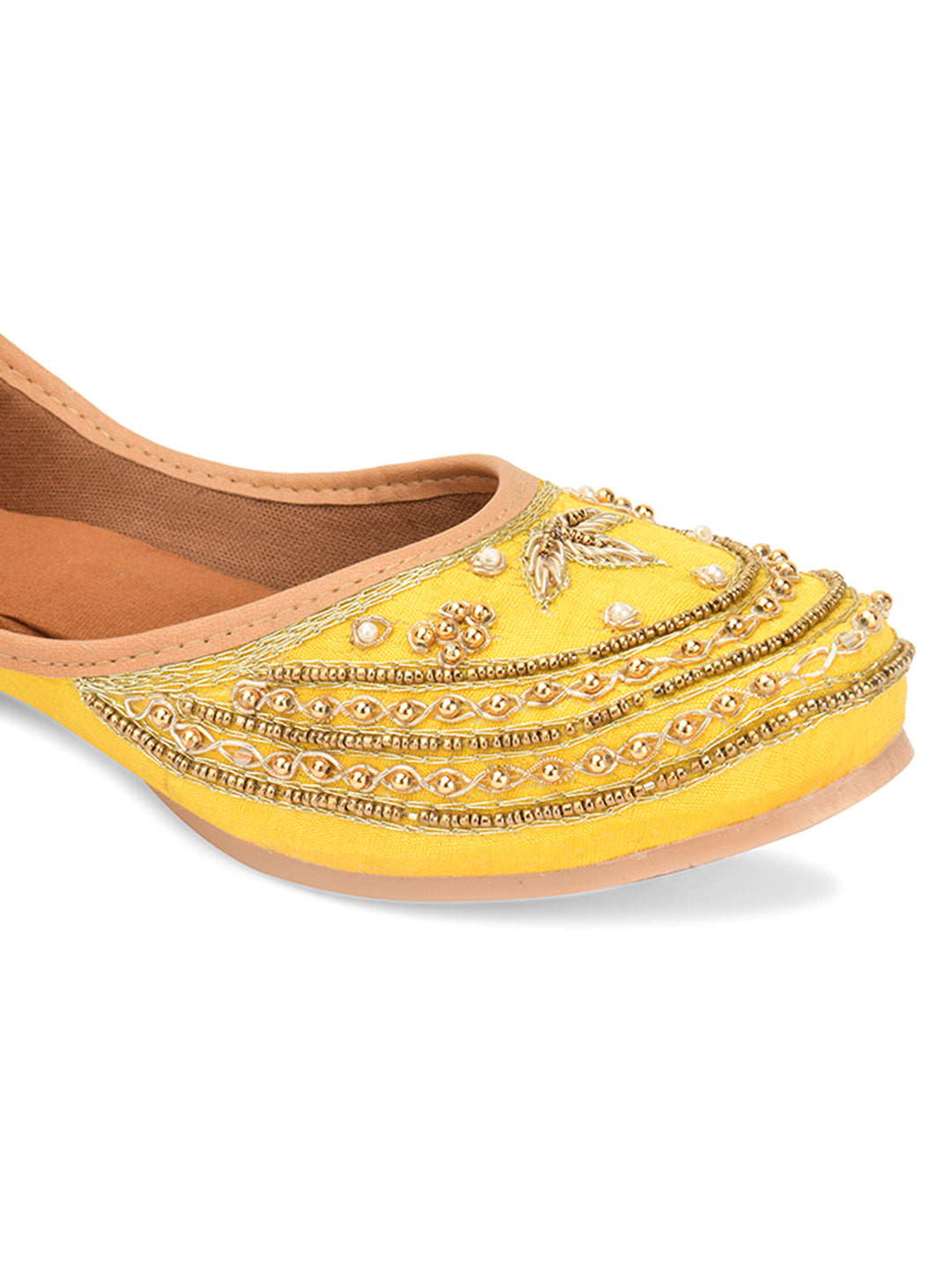 DESI COLOUR Women Yellow Ethnic Punjabi Jutti