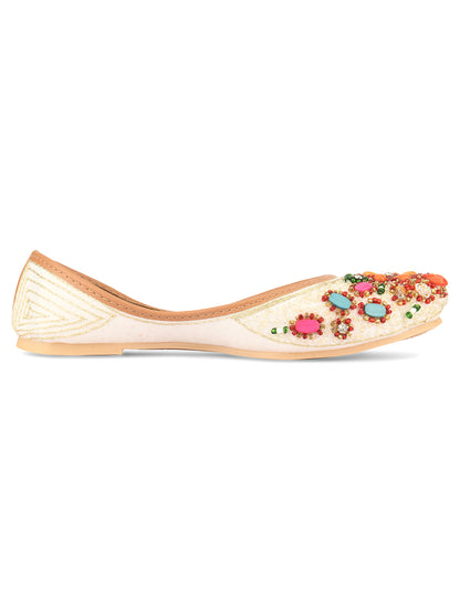 DESI COLOUR Women White Ethnic Punjabi Jutti