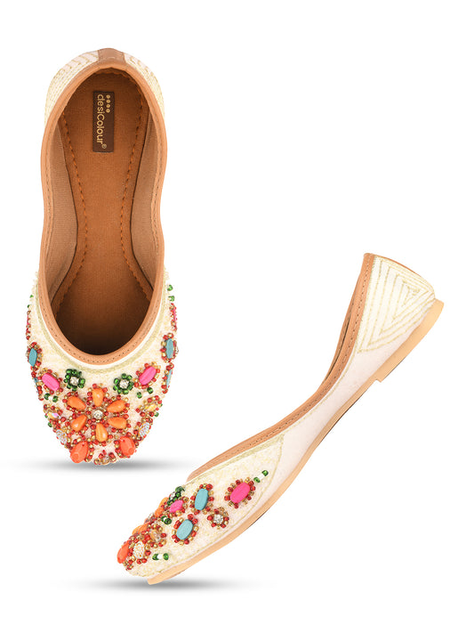 DESI COLOUR Women White Ethnic Punjabi Jutti