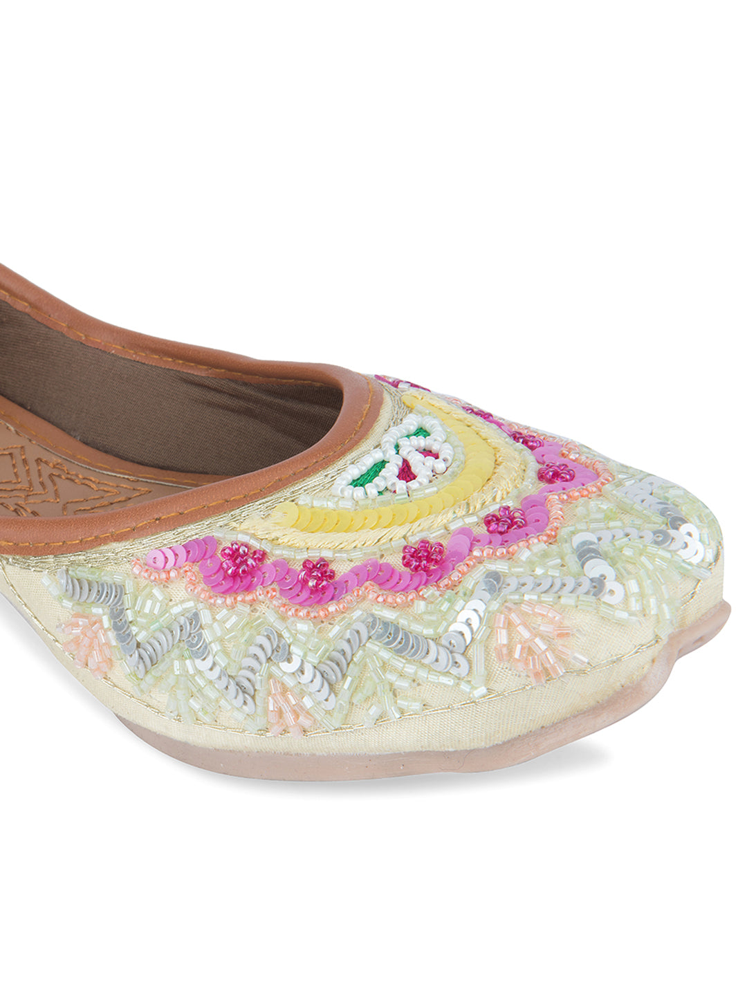 DESI COLOUR Women Off White Ethnic Punjabi Jutti
