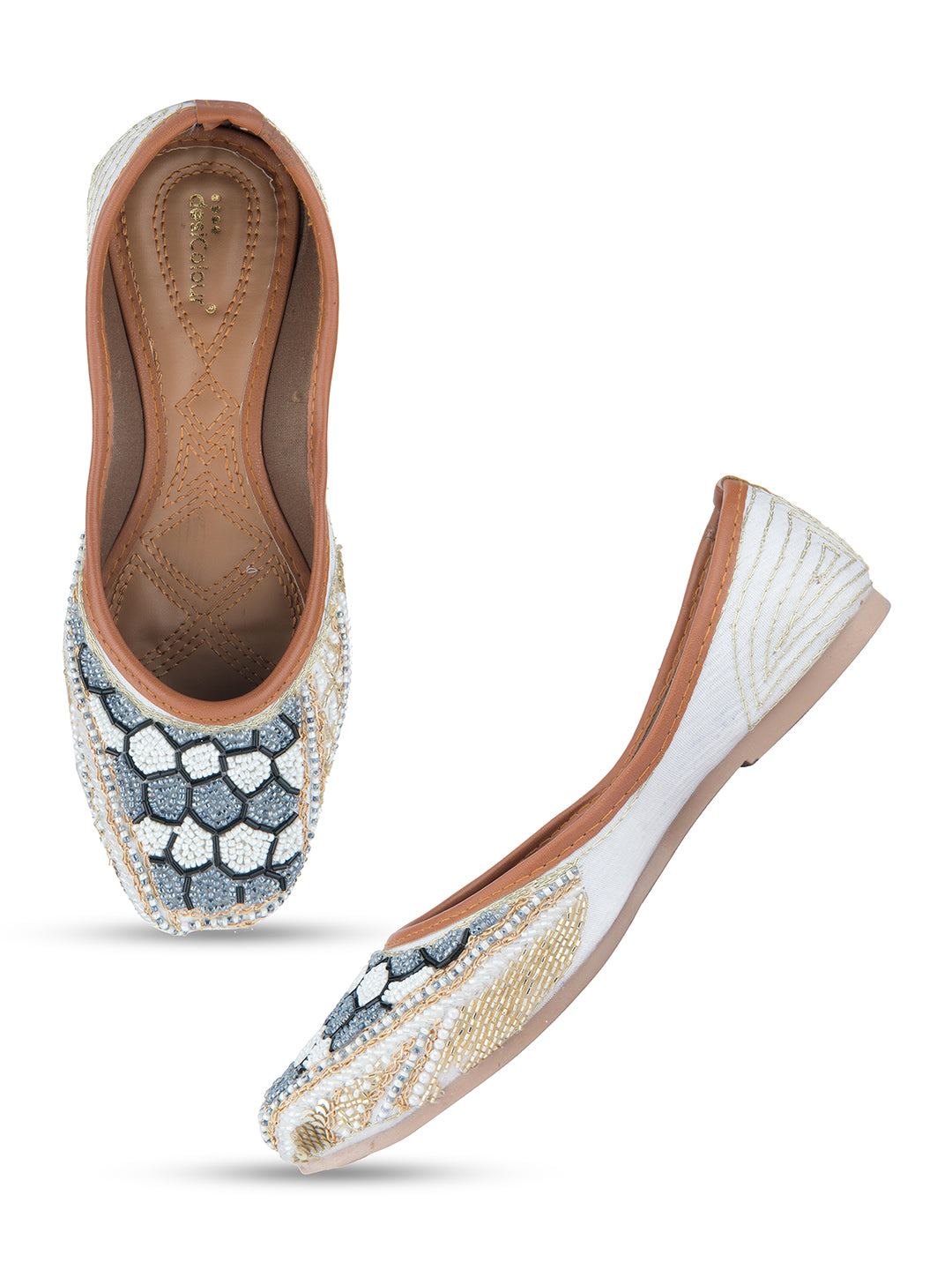 DESI COLOUR Women Grey Ethnic Punjabi Jutti