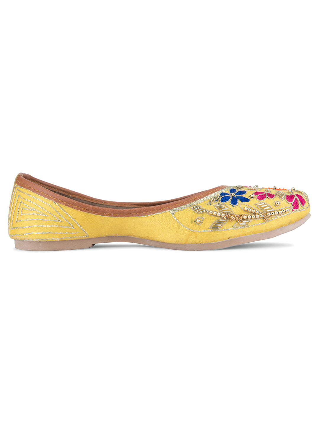 DESI COLOUR Women Yellow Ethnic Punjabi Jutti