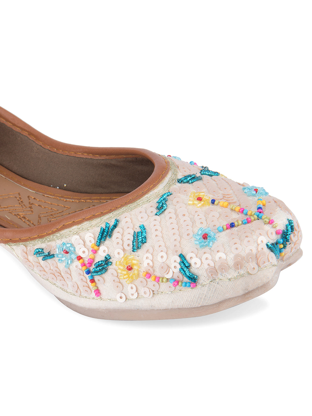 DESI COLOUR Women Off White Ethnic Punjabi Jutti