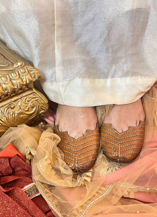 Women Brown Embellished Leather Handcrafted Mojaris