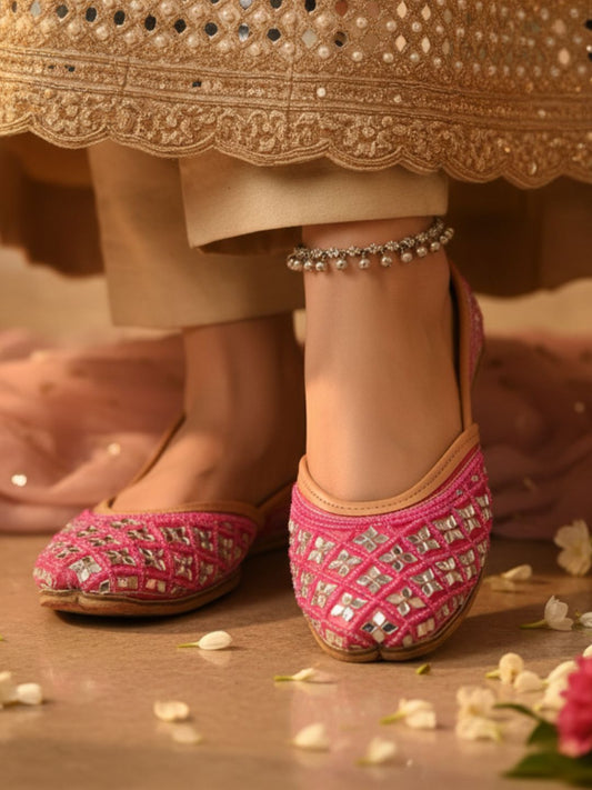 DESI COLOUR Women Pink Ethnic Punjabi Jutti