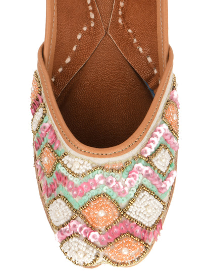 DESI COLOUR Women White Ethnic Punjabi Jutti