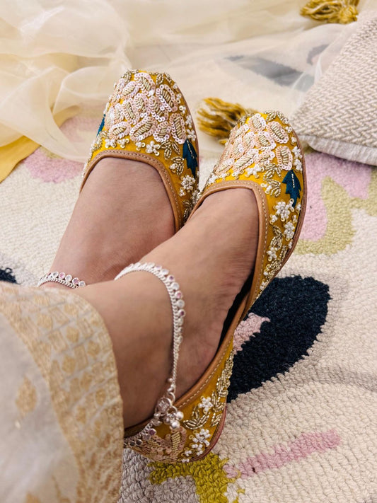 Mustard Dabka Mojari