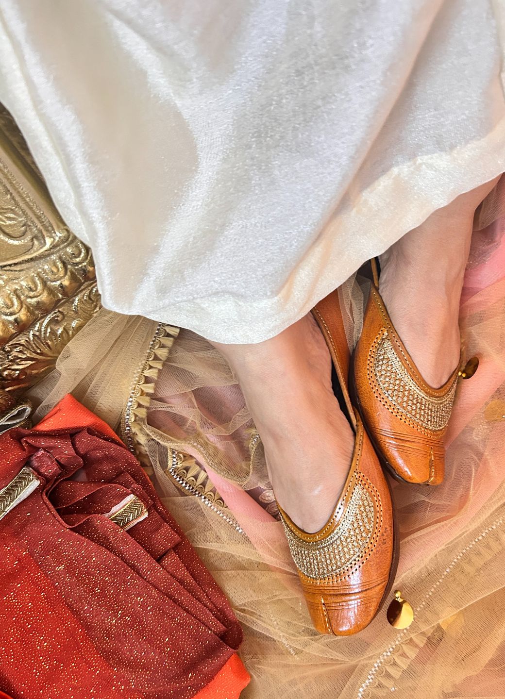 Women Tan Embellished Ethnic Mojaris Flats